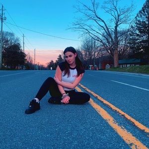 Meet your Posher, Leah